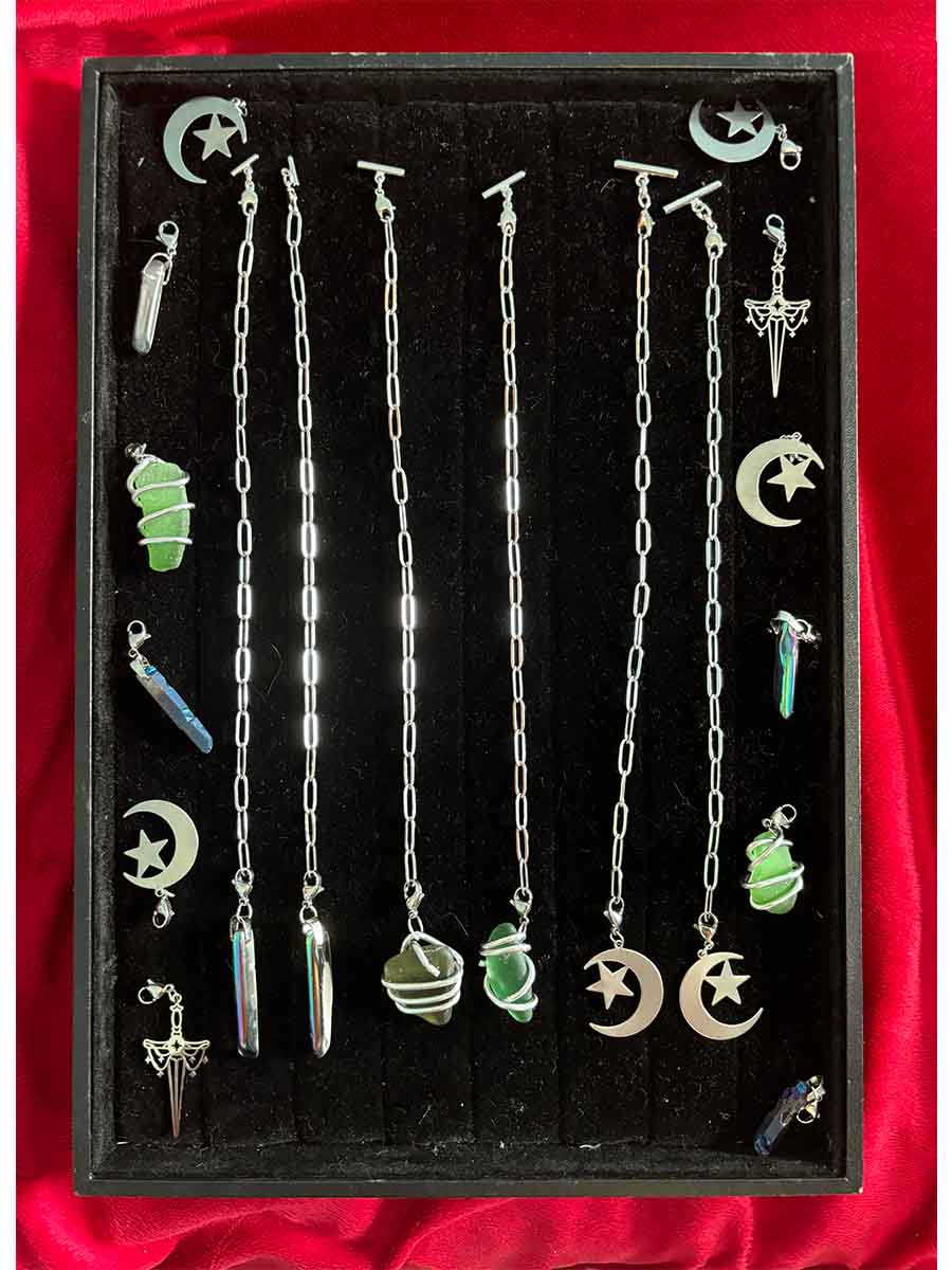 Chain Stringz with Crystal Charms by SATURNALIA